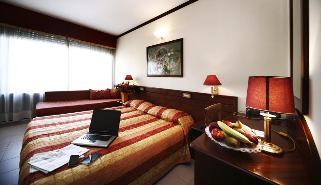 Hotel Dante Family